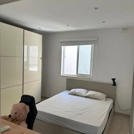 Main With Private Bathroom