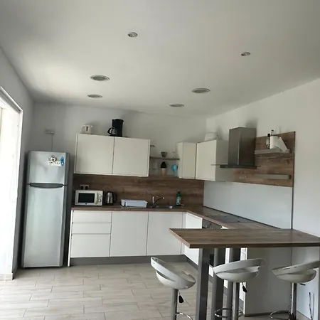 Main With Private Bathroom * Is-Swieqi